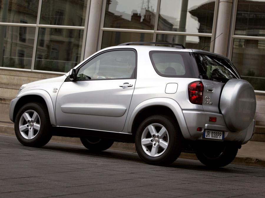  Toyota RAV4 3-Door 2003 года  (фото 4 из 30)